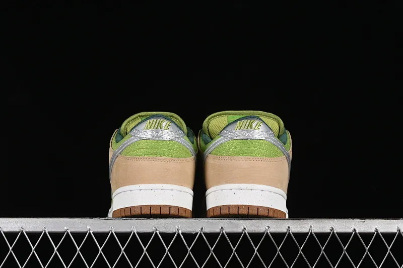 All categories Nk SB Dunk series Nk SB Dunk Low low-top sneakers C version Nk SB Dunk Low "Escargot" snail SB low-top casual sneakers FQ7585-200